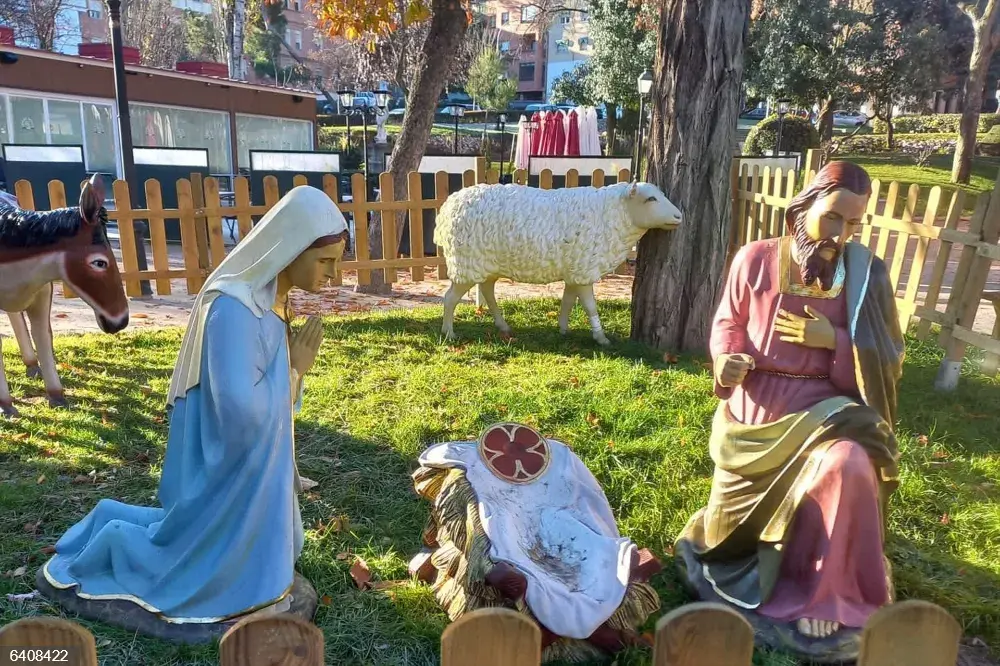 Nacimiento del parque de la Concordia, sin el Niño Jesús, robado antes de la Navidad de 2024.