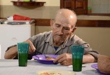 La necesidad no conoce fronteras. En la imagen, un comedor de Cáritas en Argentina.