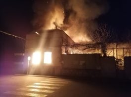 Incendio en el Fuerte de San Francisco la noche del 30 de diciembre de 2024. (Foto: EP)