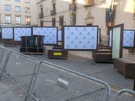 Montaje de la exposición de La Caixa en Guadalajara en la mañana del lunes, 16 de diciembre de 2024. (Foto: La Crónic@)