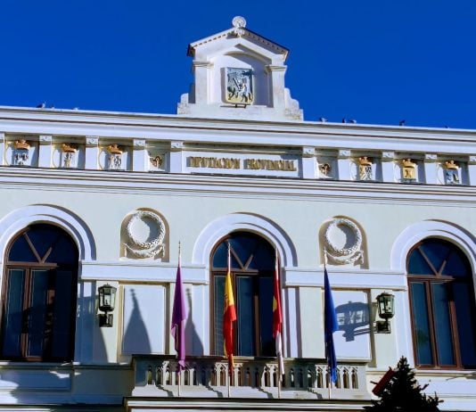 Fachada de la Diputación de Guadalajara en diciembre de 2024. (Foto: La Crónic@)