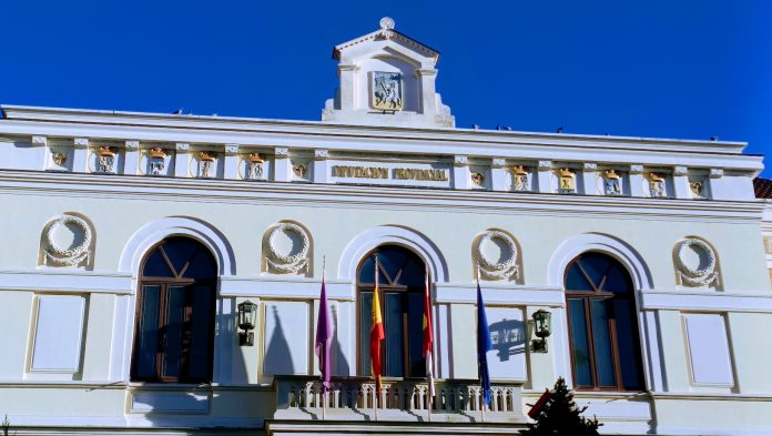 Fachada de la Diputación de Guadalajara en diciembre de 2024. (Foto: La Crónic@)