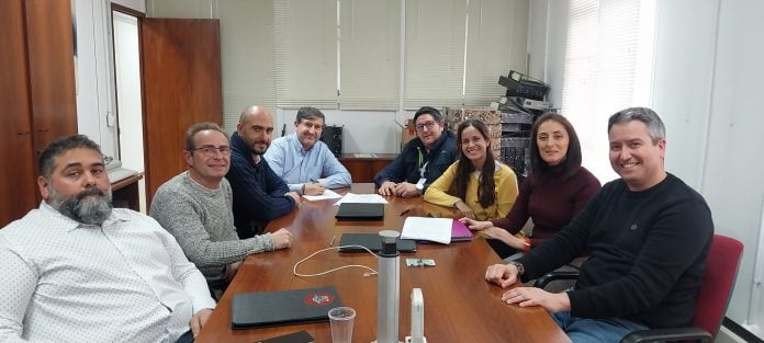 Sindicalistas de UGT tras el acuerdo alcanzado en la central nuclear de Trillo.