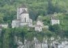 Saint-Cirq-Lapopie desde los ventanales del comedor. El espectáculo, en realidad, estaba más cerca. (Foto: La Crónic@)