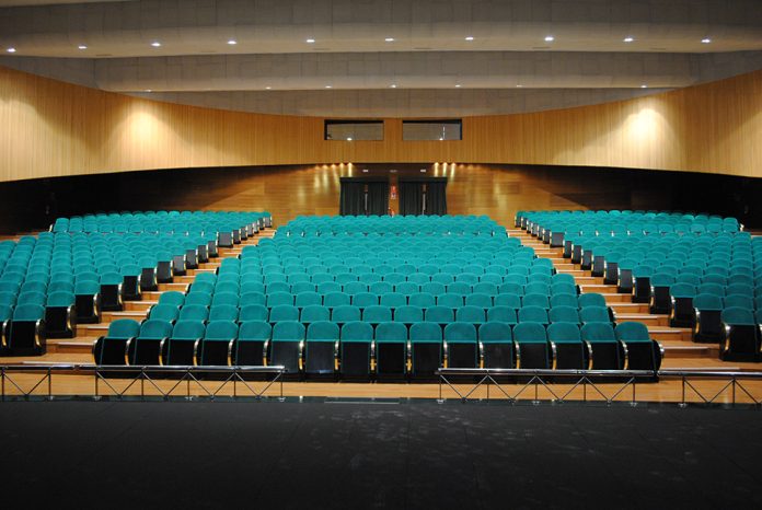 Interior del Teatro Auditorio "Francisco Nieva", de Valdepeñas, donde se ha producido el mortal suceso.