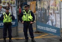 Policías en Manchester, la ciudad británica que recibía desde hace años la droga que se enviaba desde Guadalajara.