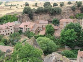 Vista parcial del caserío de Anguita.