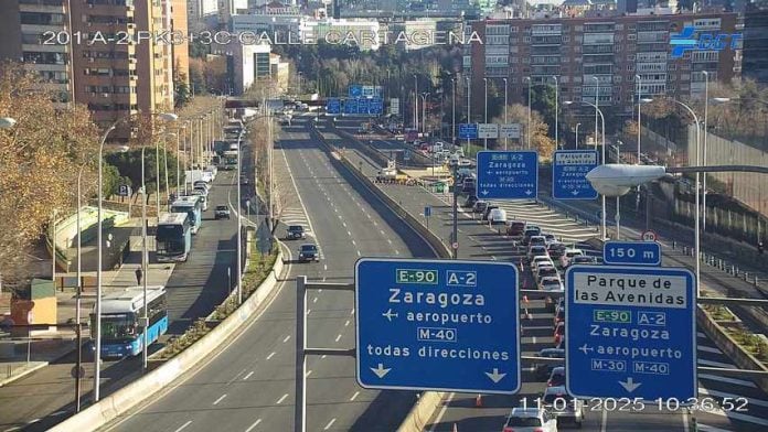 Las obras en la A-2 en su entrada a Madrid, durante la mañana del 11 de enero de 2025. (Foto: DGT)