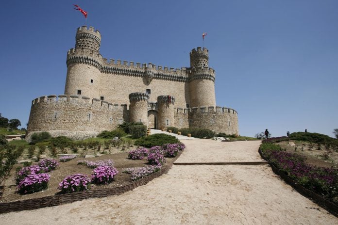 Castillo de Manzanares el Real, propiedad de la Casa Ducal del Infantado. El arquitecto fue el mismo de su palacio en Guadalajara.