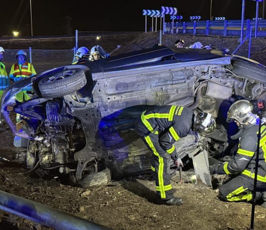 La adolescente fallecida en la A-2 quedó atrapada dentro del vehículo. (Foto: 112 Comunidad de Madrid)