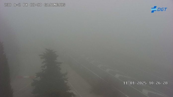 Niebla espesa en la A-2 a la altura de Gajanejos en la mañana del sábado, 11 de enero de 2025. (Foto: DGT)