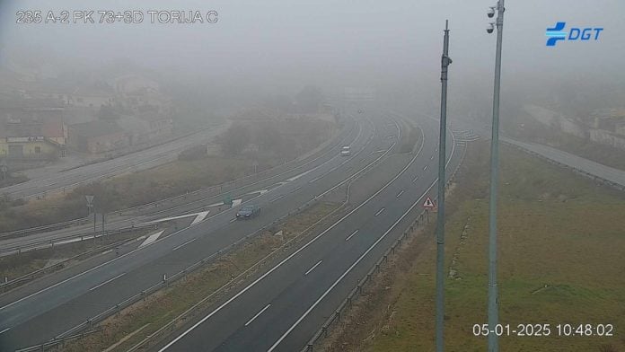 Niebla en la A-2 a la altura de Torija el 5 de enero de 2024. (Foto: DGT)