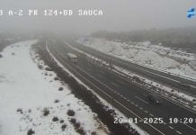 La nieve ha hecho acto de presencia en la A-2, también en la provincia de Guadalajara, este 20 de enero de 2025. (Foto: DGT)